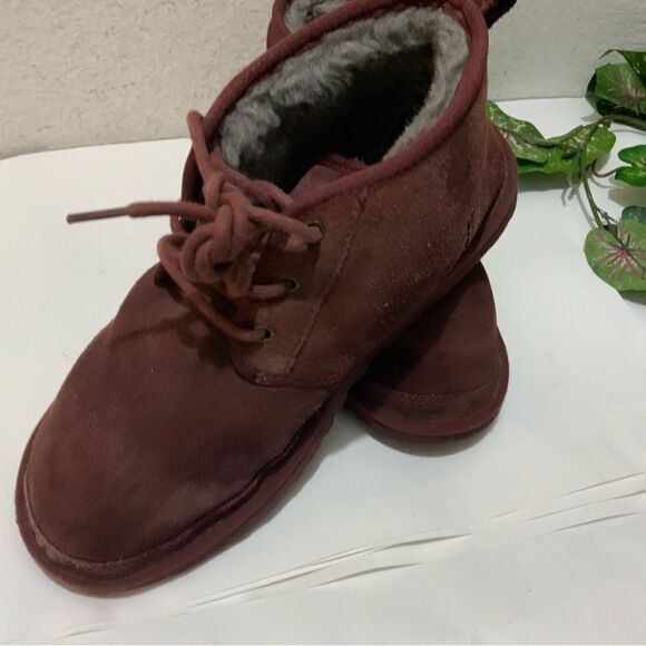 UGG Neumel 3236 Men\'s Burgundy Suede Cordovan Ankle Boots size 9/42 main image 11